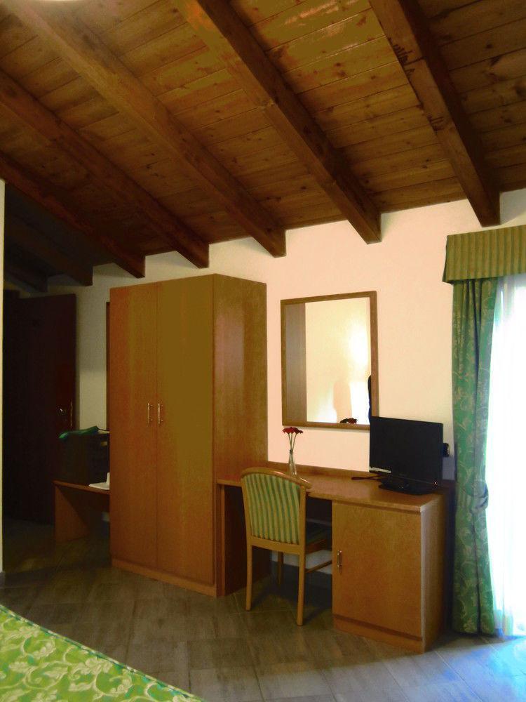 Albergo La Veranda Tavarone ภายนอก รูปภาพ