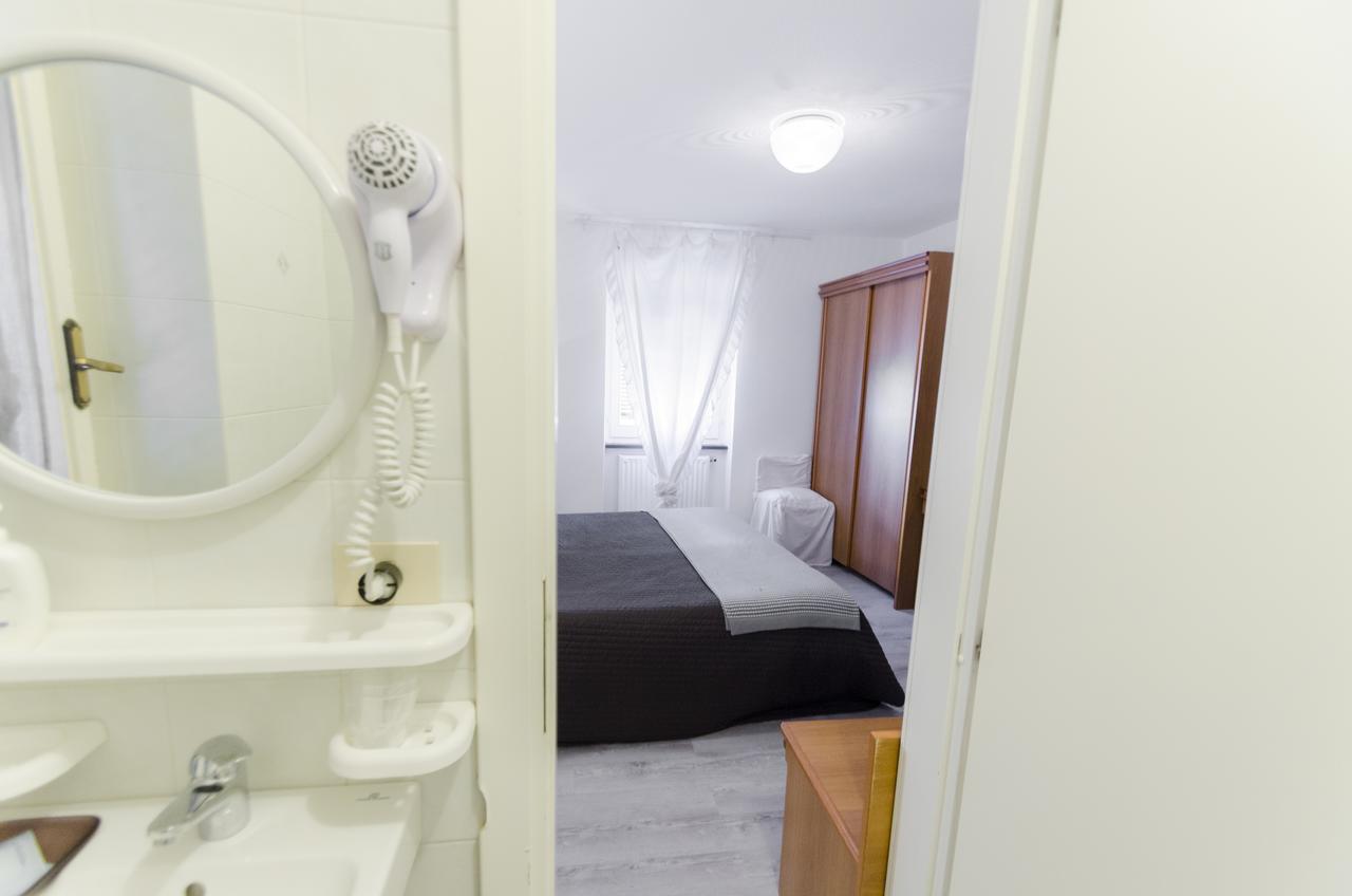 Albergo La Veranda Tavarone ภายนอก รูปภาพ