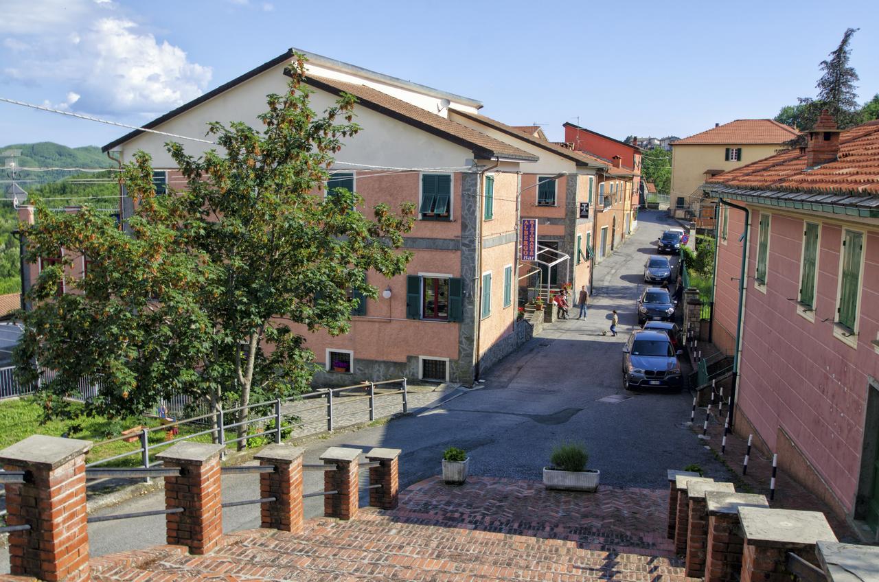 Albergo La Veranda Tavarone ภายนอก รูปภาพ